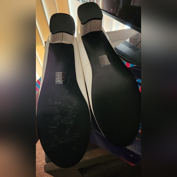 White Babydoll Patent Leather Shoes - Picture 4 of 4